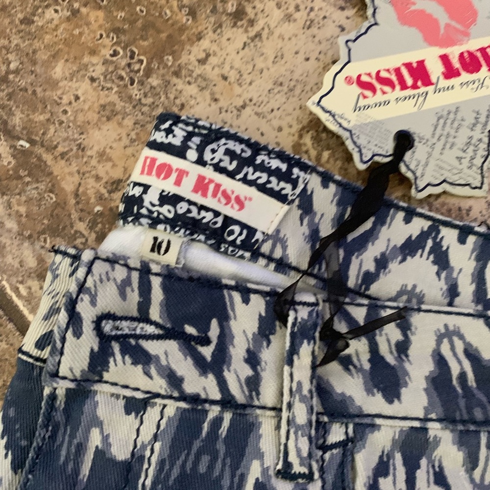 Charlotte Rusee denim - Picture 3 of 3